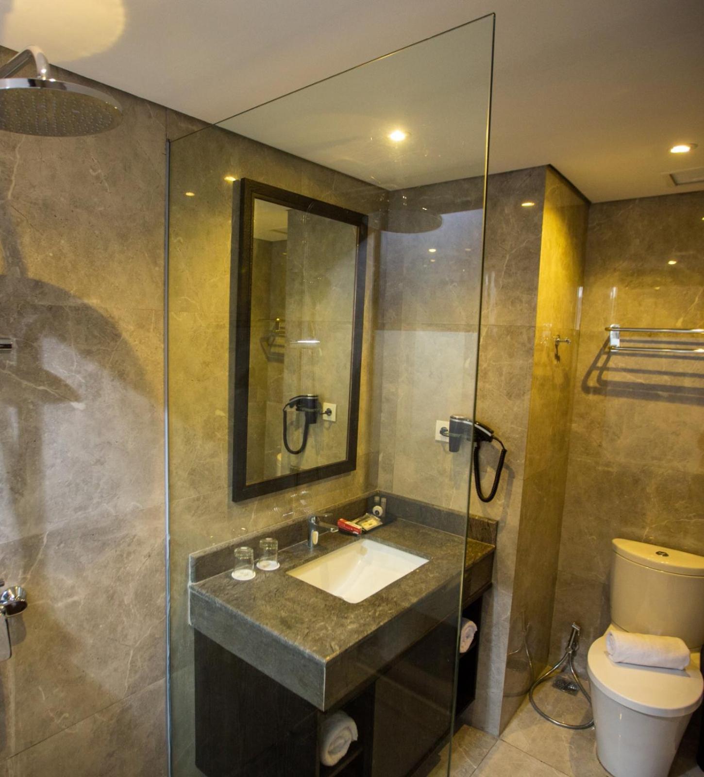 Hotel Suni Abepura Jayapura Esterno foto